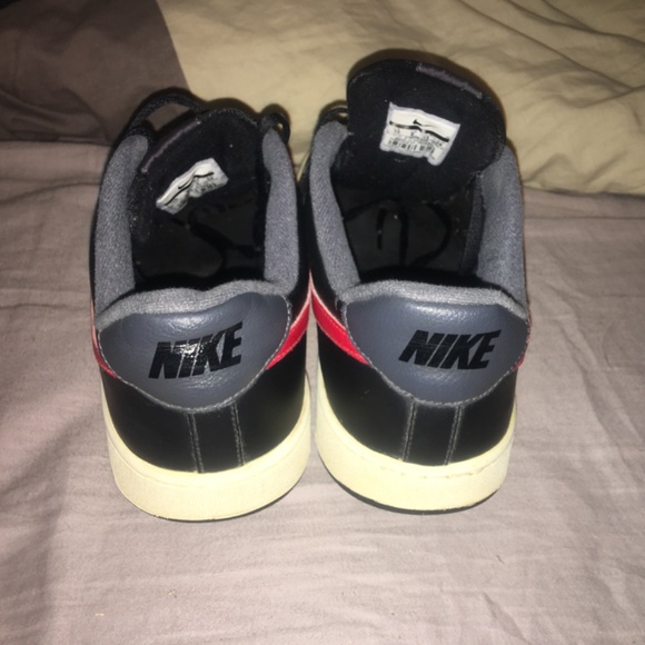 Nike Backboard Leather Sneakers Black/Red Men's Size 10 378336-009 - Picture 3 of 5